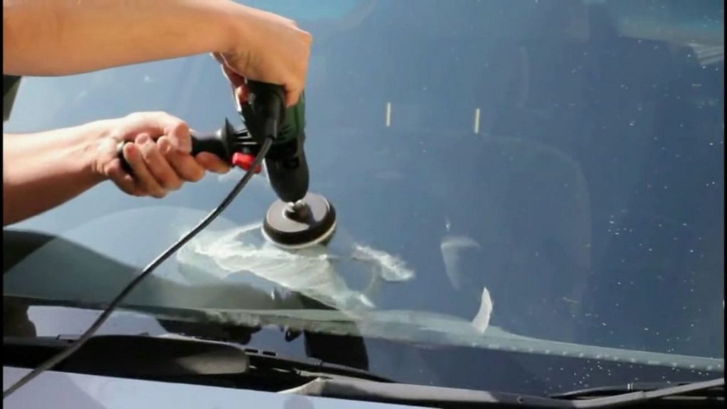 DEVO Detailing Services dịch vụ đánh bóng kính ô tô tại Đà Nẵng